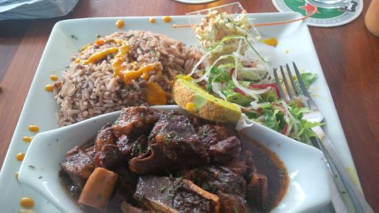 De Office Cafe & Bar